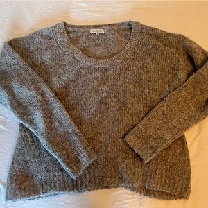 Aritzia Babaton sweater size medium